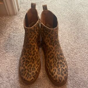 Women’s Lucky Brand boots, size 7, only worn a few times